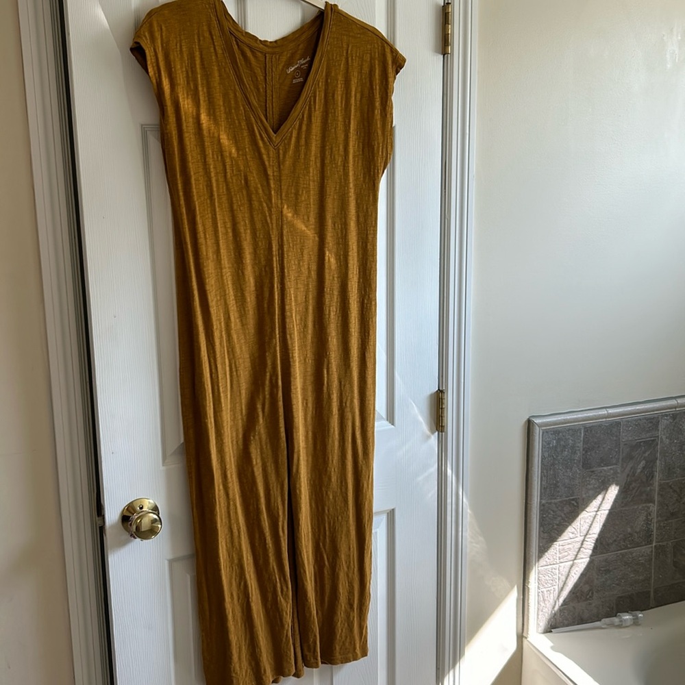 Universal thread tshirt maxi